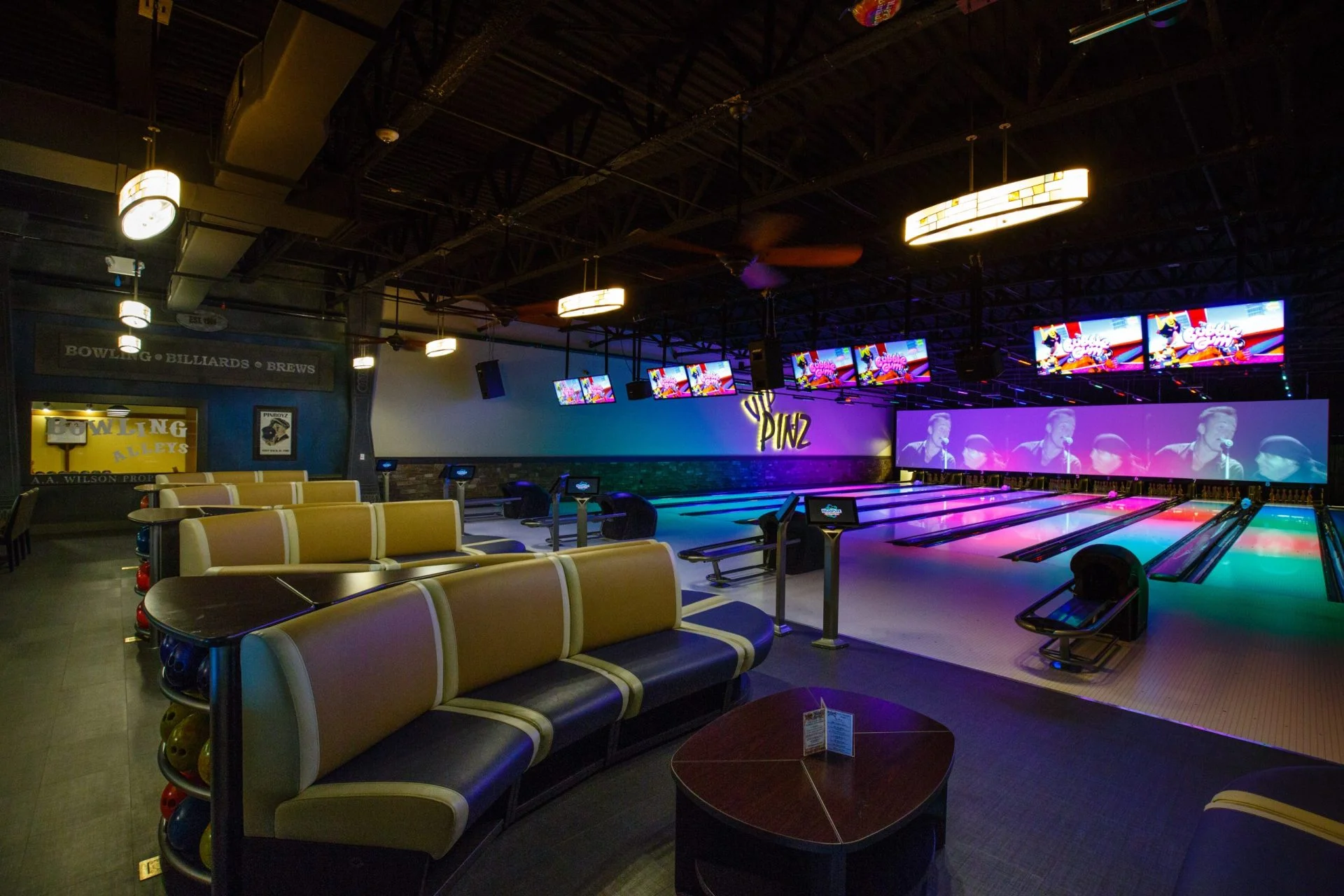 Nemo's Sports Bistro dining